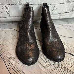 G by GUESS Brinina Silver Bootie Size 7